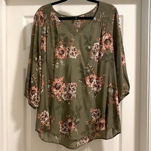Torrid size 2 olive green floral 3/4 sleeve top